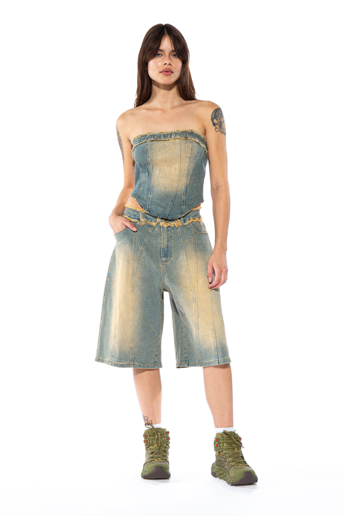 Vintage Wash Frayed Bermuda Jorts