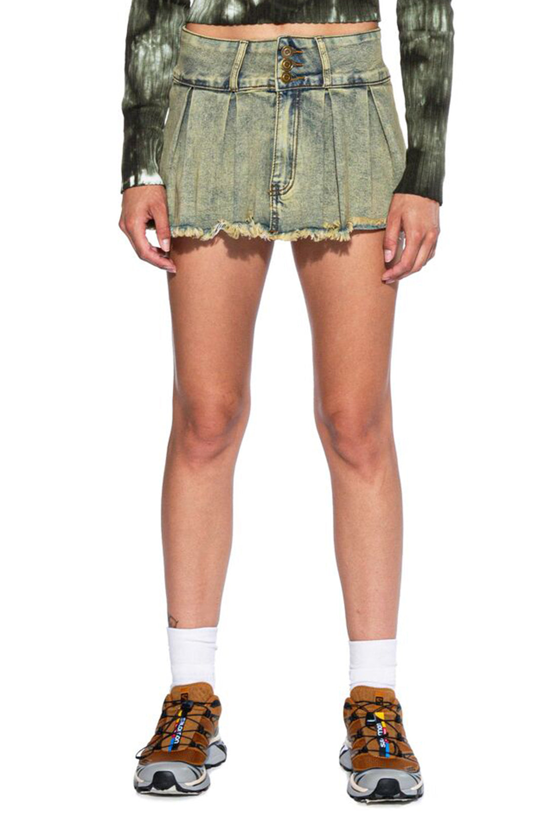 COLOR WASHED DENIM PLEATED SKORT